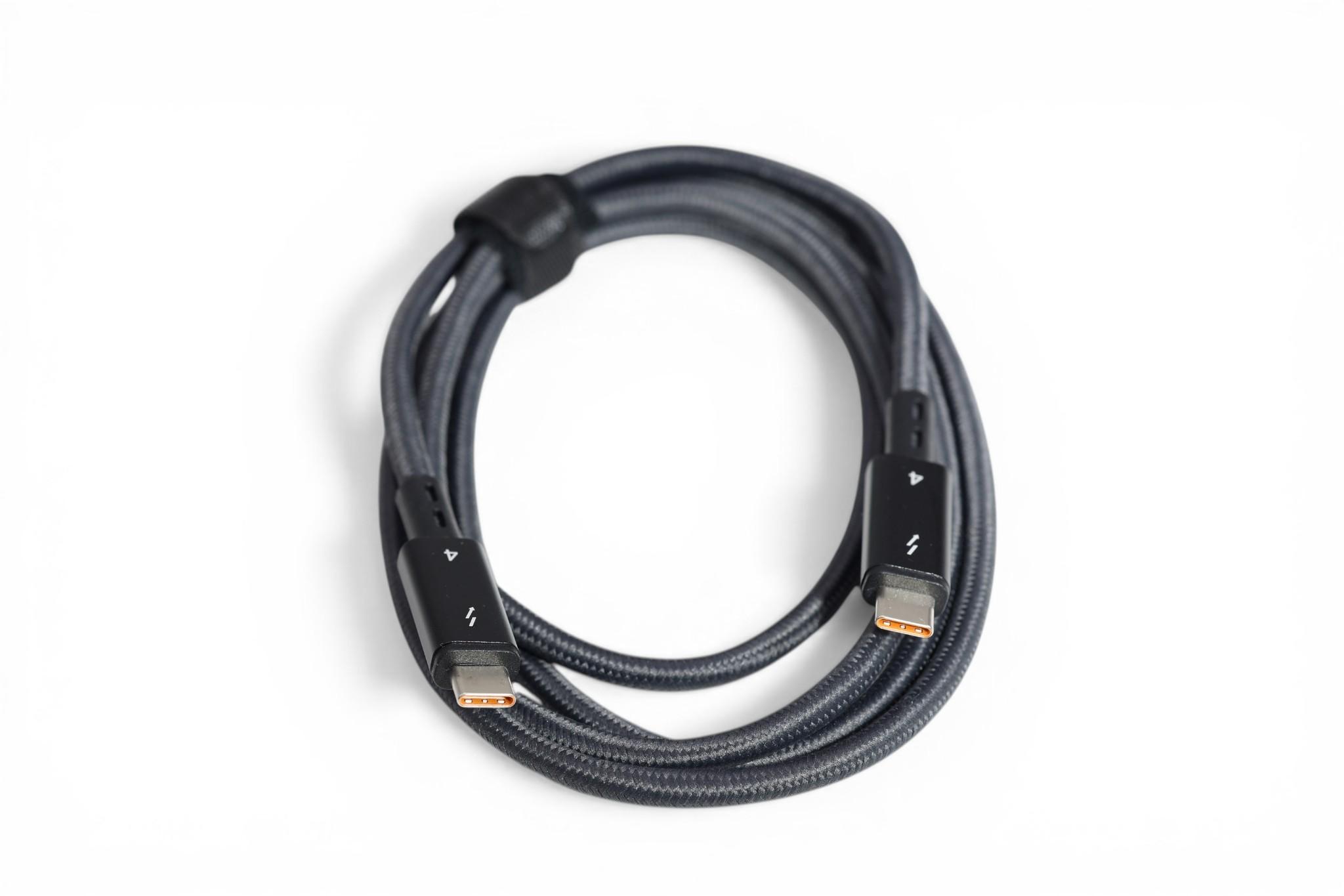 4.17ft USB 4.0 Type CC Cable GEN2 E-Marker 40GB Premium - Black